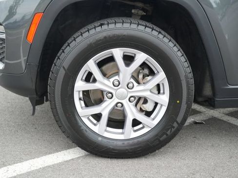 Used 2022 Jeep Grand Cherokee Limited AWD/4WD image 11