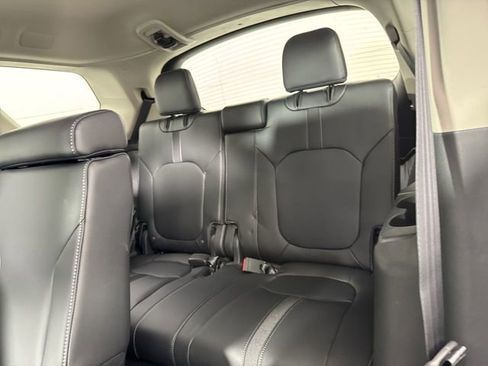 Used 2025 Honda Pilot EX-L image 24