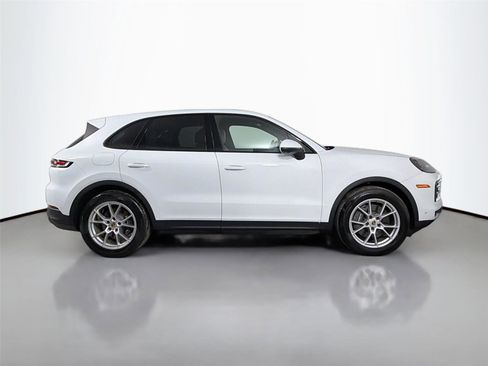 Certified 2024 Porsche Cayenne w/ Premium Package Plus (PFM) AWD/4WD image 8