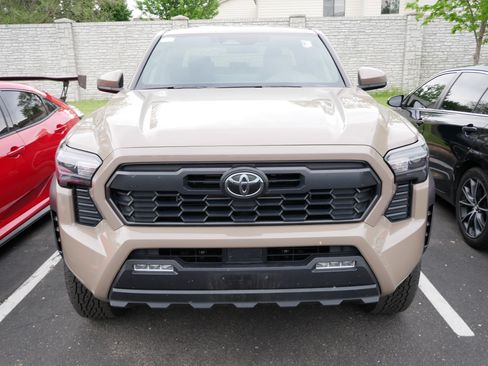 Certified 2026 Toyota Tacoma TRD Off-Road AWD/4WD image 2