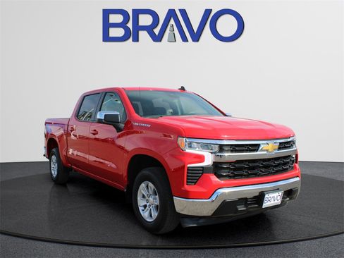Used 2025 Chevrolet Silverado 1500 LT image 4