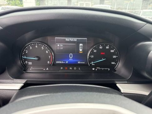 Used 2024 Ford Explorer XLT AWD/4WD image 39
