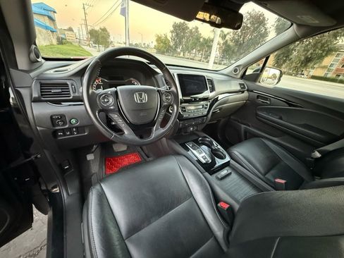 Used 2018 Honda Pilot Touring image 17