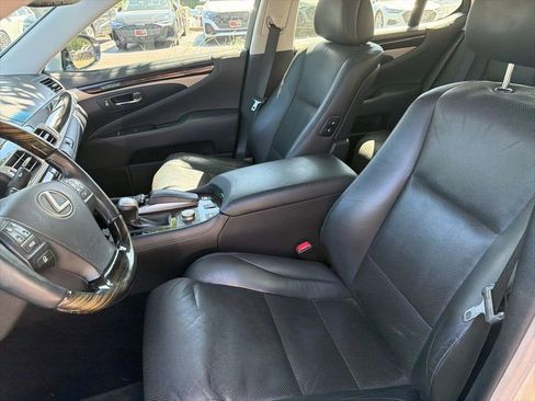 Used 2015 Lexus LS 460 AWD w/ Comfort Package image 4