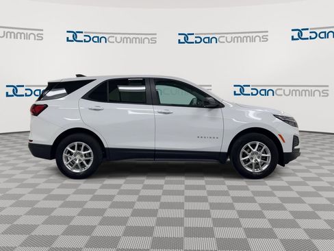 Used 2024 Chevrolet Equinox LS w/ LS Convenience Package image 9