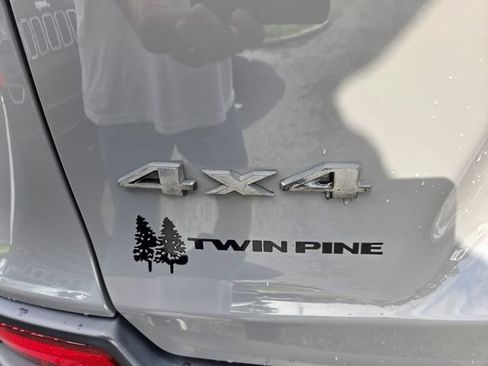 Used 2020 Jeep Cherokee Limited AWD/4WD image 26