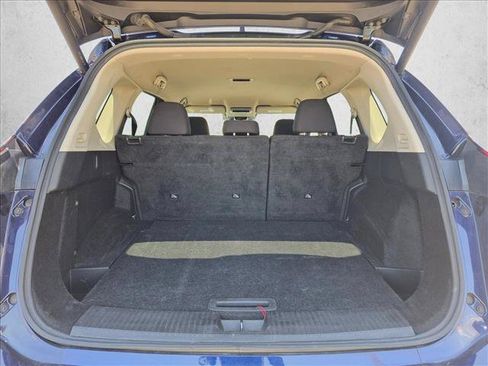 Used 2025 Nissan Rogue SV FWD image 6