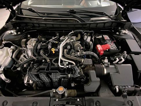 Used 2025 Nissan Altima 2.5 SV FWD image 12