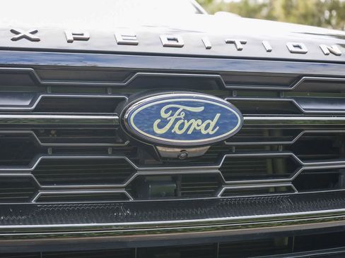 Used 2025 Ford Expedition Active AWD/4WD image 11