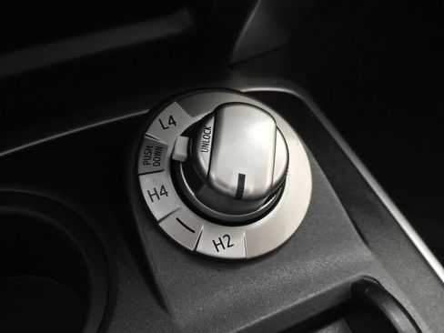 Used 2016 Toyota 4Runner SR5 AWD/4WD image 36