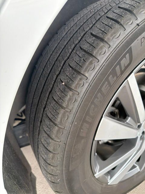 Used 2022 Chevrolet Equinox Premier AWD/4WD image 16