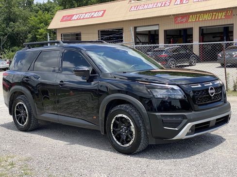 Used 2024 Nissan Pathfinder Rock Creek AWD/4WD image 3
