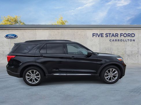 Used 2020 Ford Explorer XLT w/ Equipment Group 202A image 9