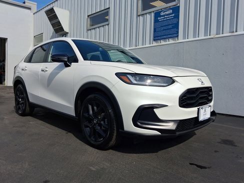 Used 2025 Honda HR-V Sport image 7