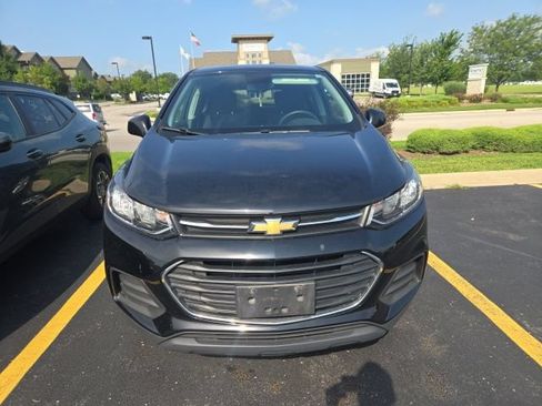 Used 2019 Chevrolet Trax LS w/ Tint and Cruise Package AWD/4WD image 2