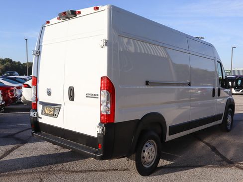 Used 2023 RAM ProMaster 2500 image 4