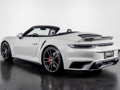 Used 2022 Porsche 911 Turbo image 15