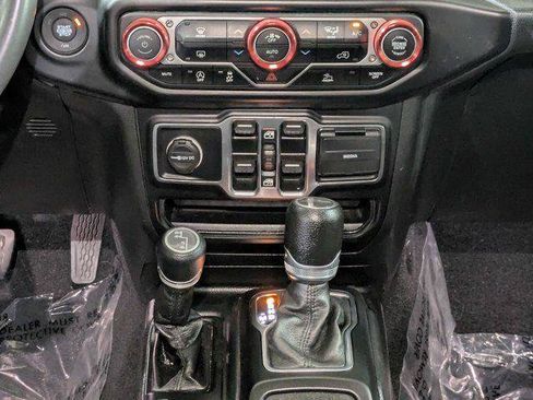Certified 2023 Jeep Gladiator Sport AWD/4WD image 16