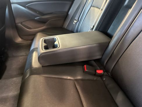 Used 2018 Honda Accord Sport image 18