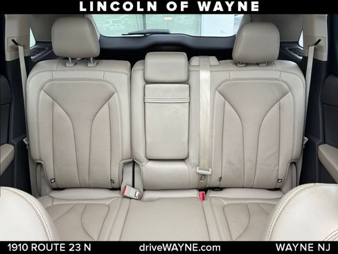 Used 2023 Lincoln Nautilus Reserve AWD/4WD image 16