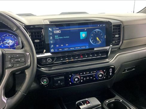 Used 2025 Chevrolet Silverado 1500 ZR2 w/ Technology Package image 9