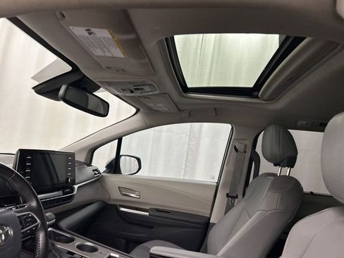 Used 2021 Toyota Sienna XLE AWD/4WD image 20