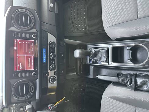 Used 2022 Toyota Tacoma SR AWD/4WD image 28