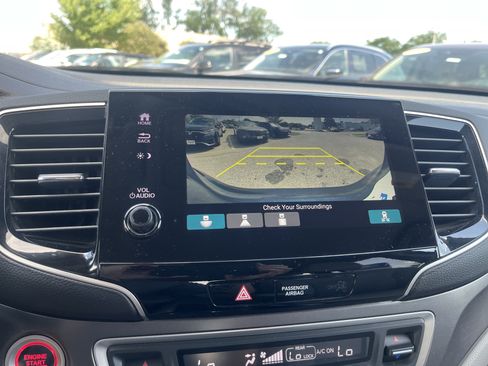 Used 2021 Honda Pilot EX image 28