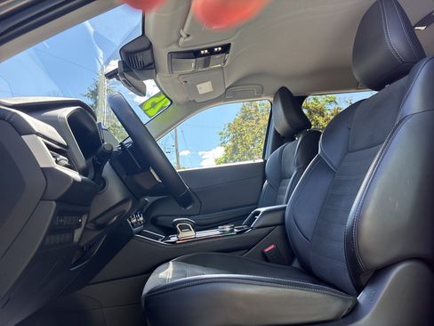 Used 2025 Mitsubishi Outlander SE AWD/4WD image 12
