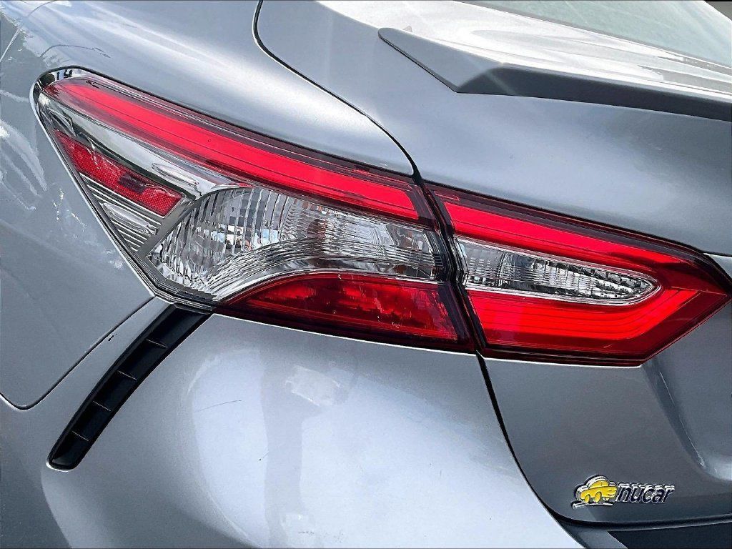 Used 2019 Toyota Camry SE FWD image 31