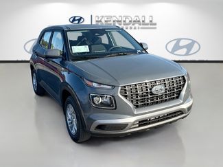 New 2026 Hyundai Venue SE video 1