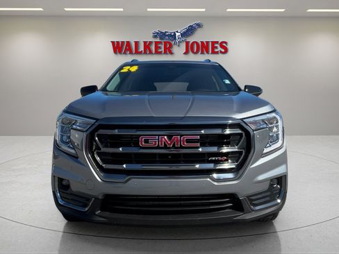 Used 2024 GMC Terrain AT4 w/ Infotainment Package II image 15