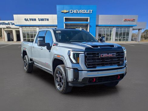Used 2026 GMC Sierra 2500 AT4 w/ AT4 Premium Plus Package AWD/4WD image 3