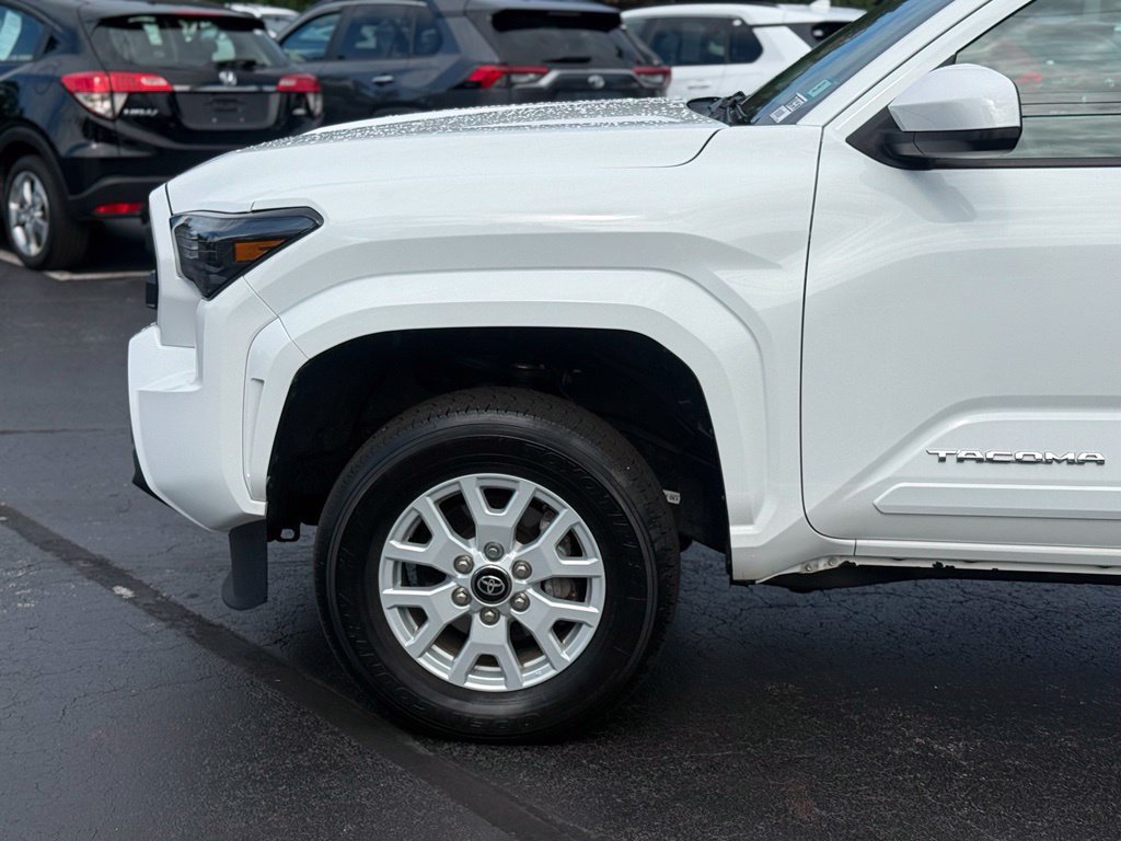 Certified 2025 Toyota Tacoma SR5 AWD/4WD image 2