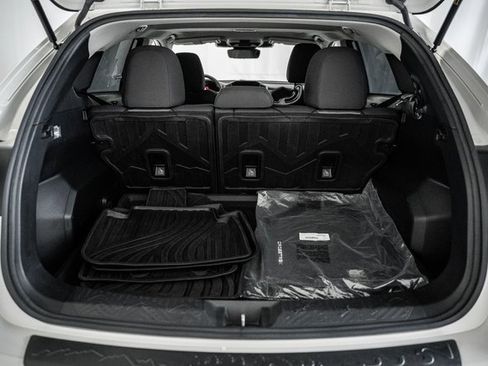 Used 2024 Subaru Crosstrek 2.0i Premium image 10