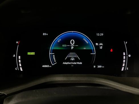 Used 2025 Toyota Camry Hybrid FWD image 15