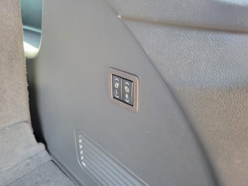 Used 2024 Buick Enclave Avenir w/ Avenir Technology Package image 8