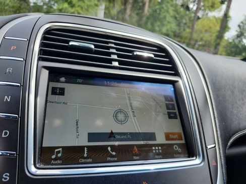Used 2018 Lincoln MKX Reserve w/ Lincoln MKX Climate Package FWD image 26