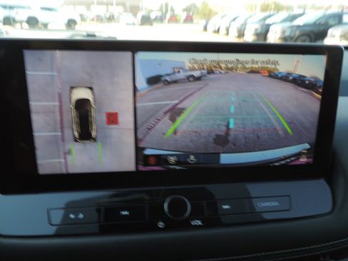 Used 2025 Nissan Rogue SL image 29