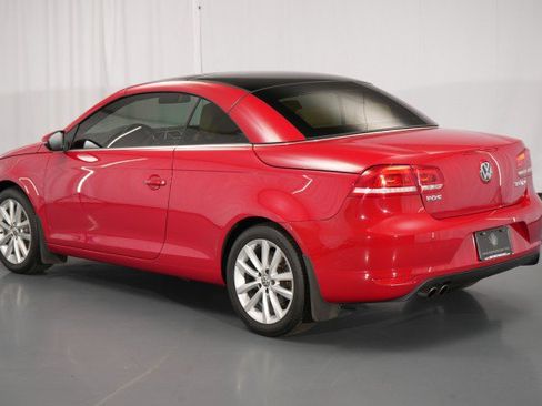 Used 2013 Volkswagen Eos Komfort FWD image 25