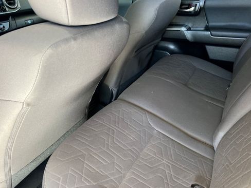 Certified 2018 Toyota Tacoma TRD Sport RWD image 4