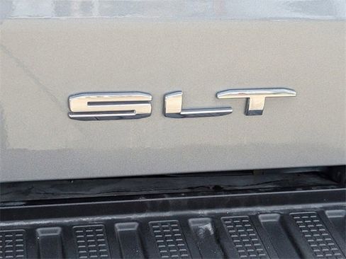 Certified 2023 GMC Sierra 1500 SLT image 8
