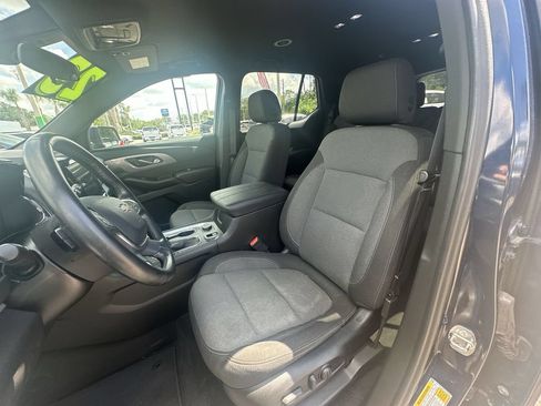 Used 2023 Chevrolet Traverse LT AWD/4WD image 19