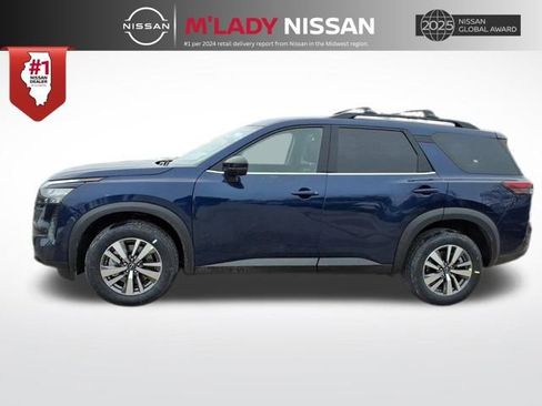 New 2026 Nissan Pathfinder SL image 4