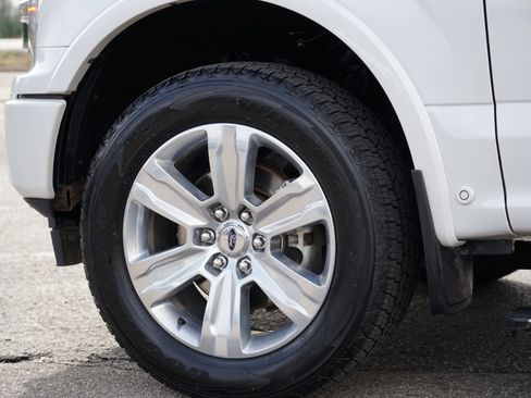 Used 2018 Ford F150 Platinum w/ Equipment Group 701A Luxury image 13