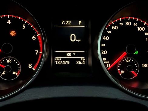 Used 2011 Volkswagen Golf 4-Door image 15