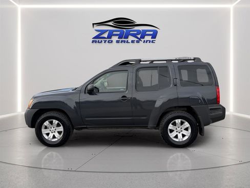 Used 2013 Nissan Xterra X image 3