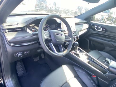 Used 2024 Jeep Compass Latitude w/ Convenience Group image 24