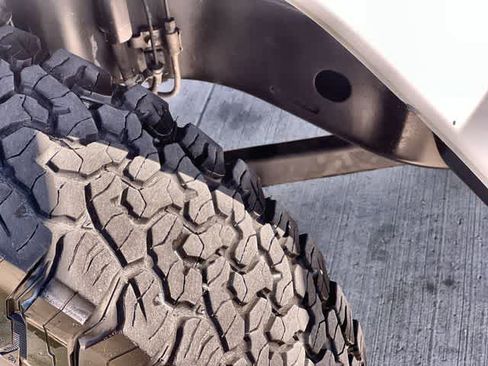 Used 2018 Jeep Wrangler Unlimited Sahara w/ Connectivity Group image 23