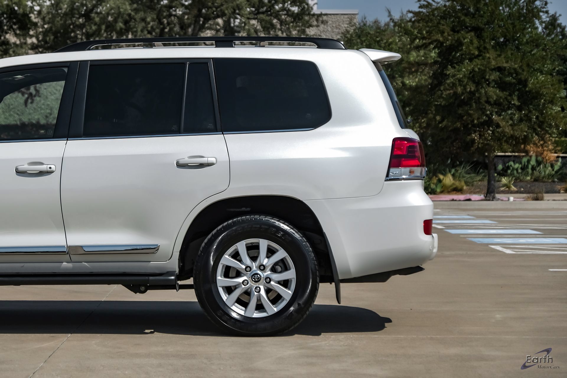 Used 2020 Toyota Land Cruiser AWD/4WD image 9